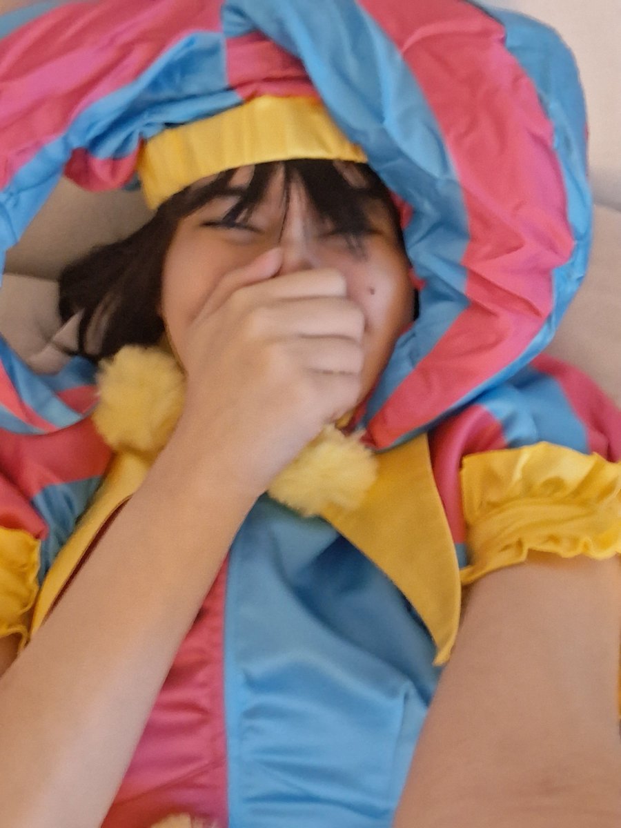 loserbent's tweet photo. tried on the jester costume to see if it fit and it was so hard to zip up myself and now i'm just stuck in it cry laughing in my room at fucking funny i look https://t.co/83AlHGcOZE