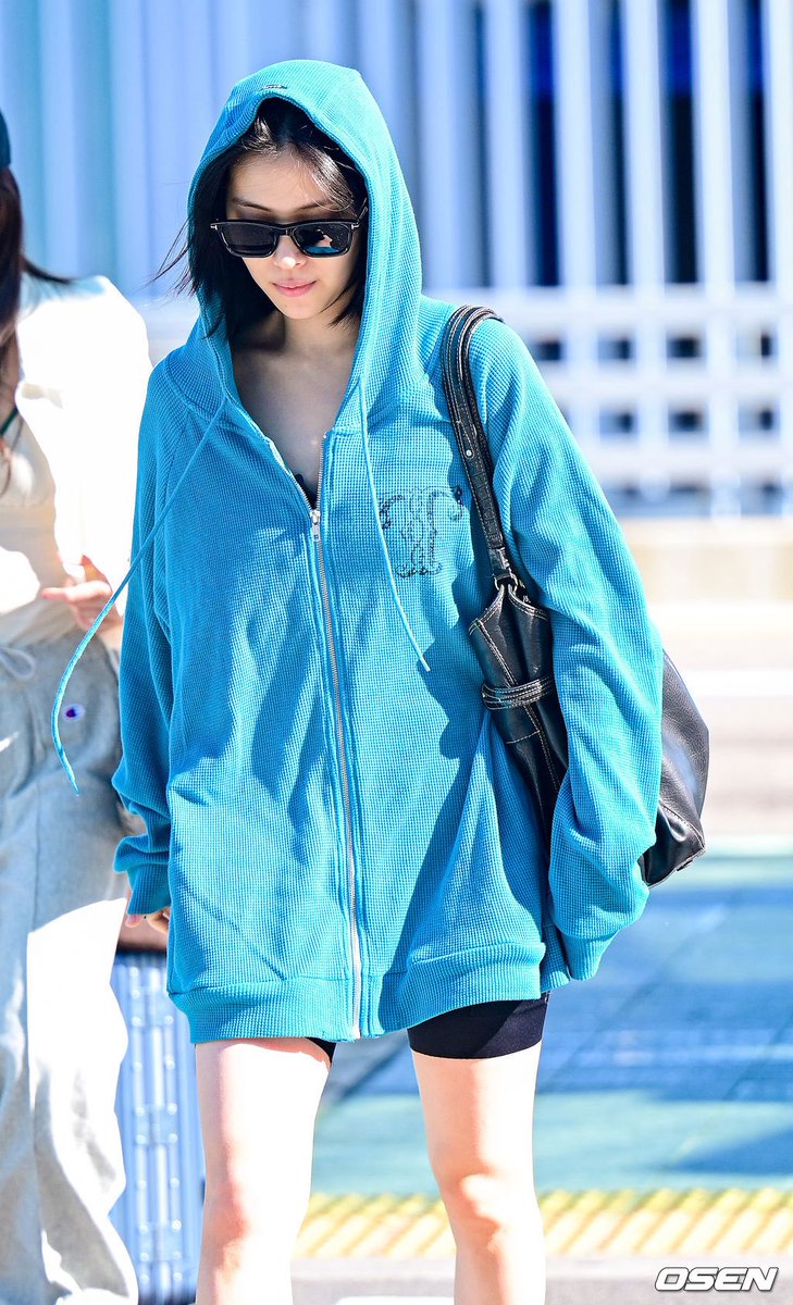 thinkaboutryu's tweet photo. ryujin in blue 🩵 https://t.co/DI2dUD6qS1