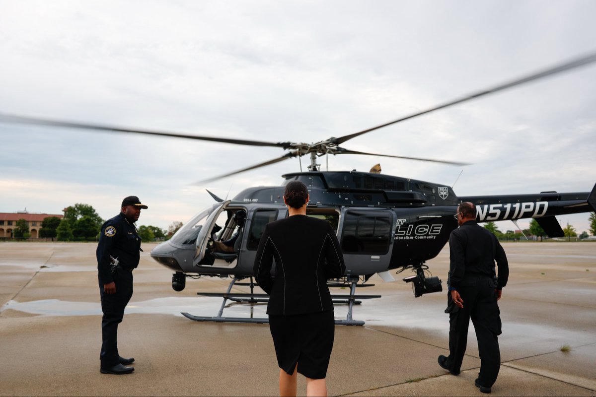MsMarySheffield's tweet photo. (1/2) Today, after severe storms moved through Detroit, I joined the Detroit Police Department’s Aviation Unit to survey our city from above and assess the damage. 

Seeing the impact firsthand underscores the seriousness of what many families and neighborhoods are facing. https://t.co/appcME4N4u