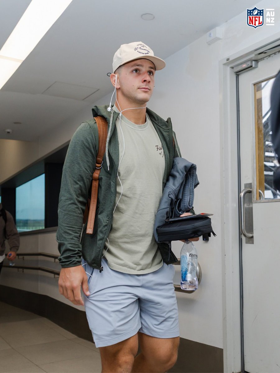 OurSf49ers's tweet photo. QB 1 in Australia 👑 https://t.co/rX4UrLkfsq
