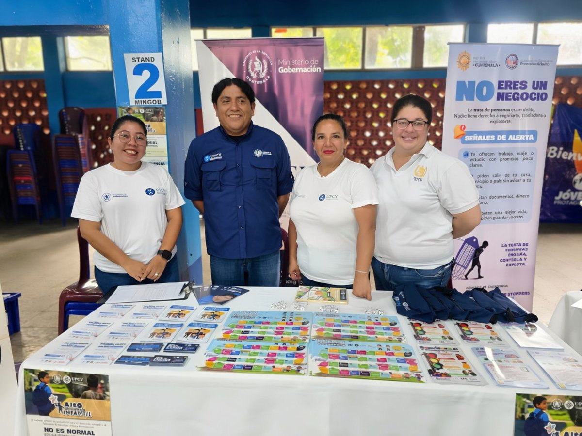 UPCV_gt's tweet photo. El Tercer Viceministerio de Gobernación, a través de la #UPCV y la Subdirección General de Prevención del Delito #SGPD, participó en la actividad “Infórmate Joven”, en la cabecera departamental de #Escuintla, desarrollada en las instalaciones del Instituto Experimental de Educación Básica “Dr. Carlos Samayoa Chinchilla” (INCASACHI).
La actividad fue promovida por la Mesa Técnica de Juventud, mediante la coordinación interinstitucional, y estuvo dirigida a jóvenes de diversos centros educativos, con quienes se abordaron temas relacionados con la prevención de la violencia, con énfasis en violencia sexual y la promoción de una cultura de paz. Asimismo, la unidad de perifoneo socializó mensajes preventivos dirigidos a la comunidad educativa.
#YoSoyPrevención #MinisterioDeGobernación #UPCV #EstamosCumpliendo