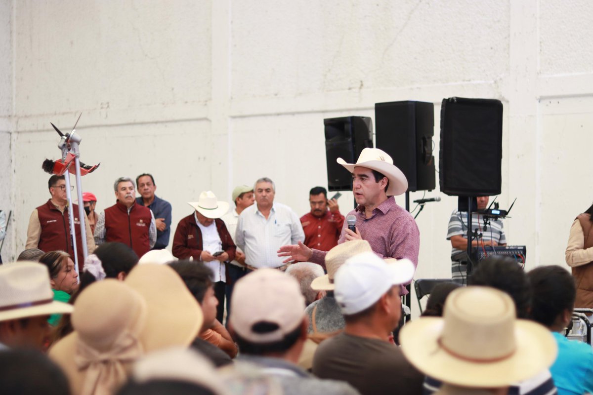 AgriculturaHgo's tweet photo. y porcinos, con una inversión de 10 millones 137 mil 783 pesos, beneficiando a 808 trabajadoras y trabajadores de Actopan, El Arenal, San Salvador, Santiago de Anaya e Ixmiquilpan. 🐔🌽🐑

Mientras que en San Agustín Tlaxiaca, se destinaron 6 millones 37 mil 904 pesos para la https://t.co/dSQpZifXXX