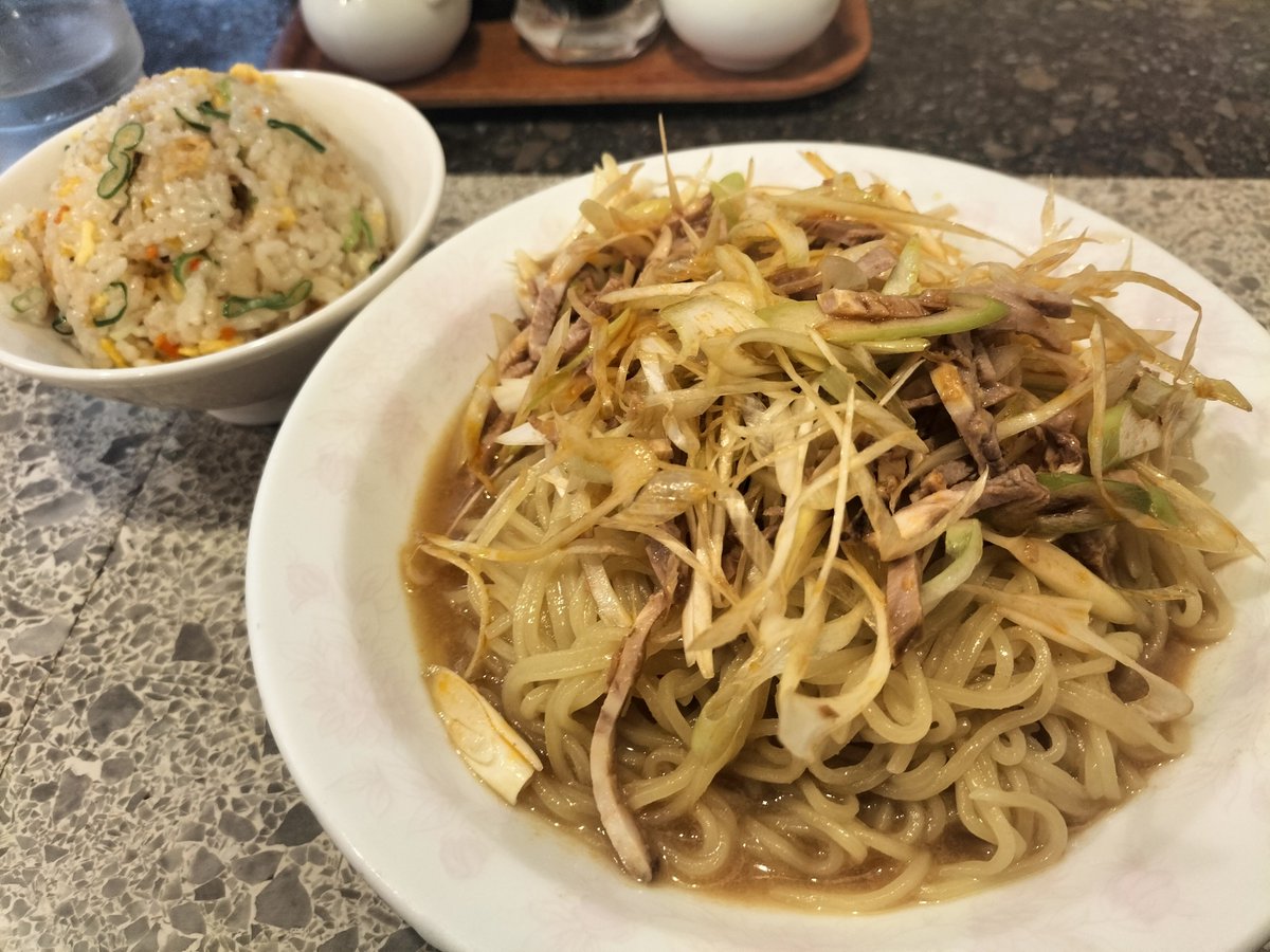 grisgris517's tweet photo. ネギ冷麺にﾁｬﾊｰﾝ(小)
８割の人が頼んでるシンプルなのにめちゃ旨いﾚﾒｰﾝ https://t.co/ZnBxApoMOf