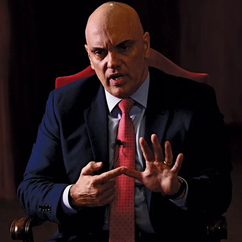 republiqueBRA's tweet photo. 🚨 🤬 ATENÇÃO: Ao tomar conhecimento da medida de Alexandre de Moraes, André Mendonça (STF) procurou o presidente da Corte, Edson Fachin, revoltado, e pediu que Moraes fosse AFASTADO, com a decisão cautelar submetida ao plenário. https://t.co/YqW9ut517N