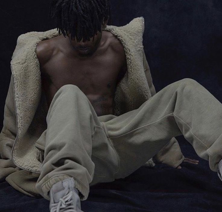 Sound_Scrape's tweet photo. Playboi Carti for Yeezy Season 5 (2017) https://t.co/TKGDv4P9hy