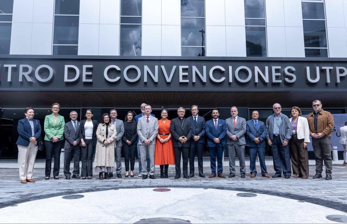 acostaide's tweet photo. Hoy inauguramos el nuevo Centro de Convenciones de la #UTPL, un hito para Loja y el sur del Ecuador. Un espacio donde convergerán la educación, la ciencia, la innovación, la cultura y el encuentro. 🌎 https://t.co/1h7LKwVDDF