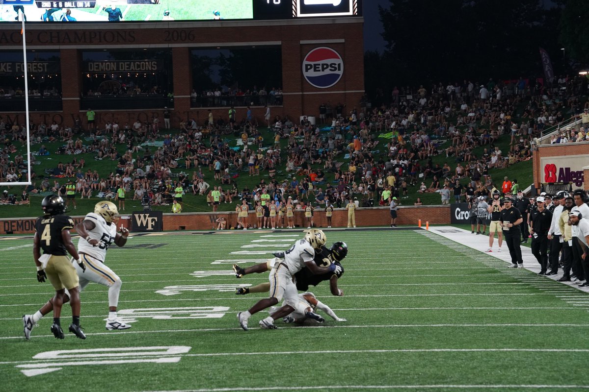 ZipsFB's tweet photo. 📸
#GoZips🦘 https://t.co/SQDweWxr8T