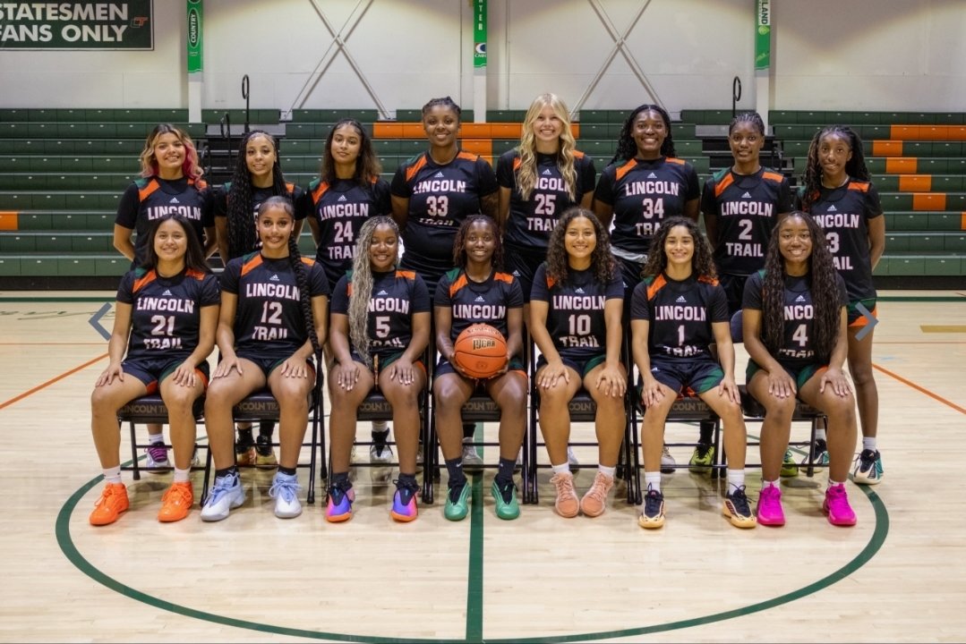 C9Chain's tweet photo. Sophomore Year loading up at Lincoln Trail @LTCWBB ...Let's get to Work ✨️✨️✨️🏀 https://t.co/wEa4jdMJG5