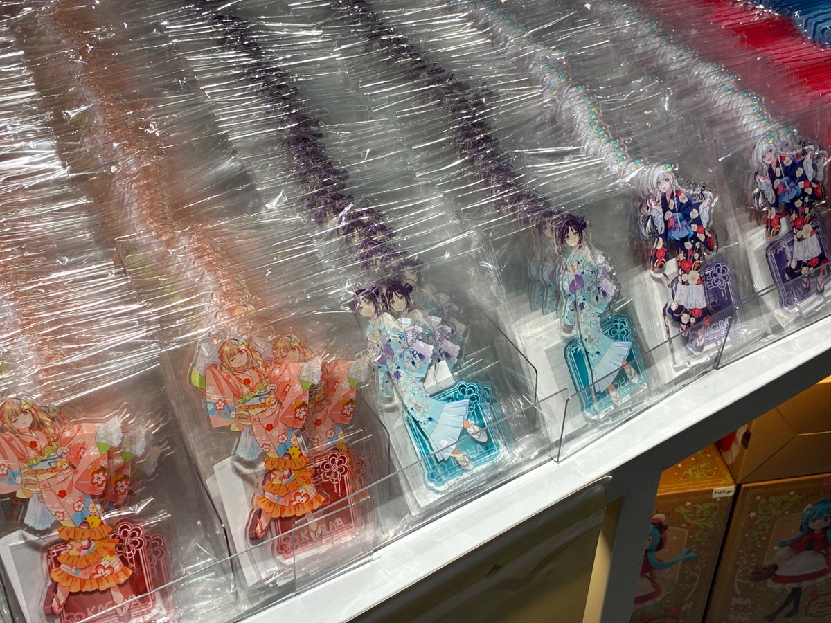 shibuya_t_comic's tweet photo. 📣入荷情報📣
お待たせいたしました！
大変好評をいただき完売しておりました下記商品につきまして再入荷いたしました！！

映画『超かぐや姫！』
TSUTAYA POP UP SHOP
✅アクリルスタンド
・かぐや
・彩葉
・ヤチヨ
✅カセット型アクリルキーホルダー
・かぐや
・彩葉
・ヤチヨ
✅Tシャツ
・かぐや L/XL
・彩葉 L/XL
・ヤチヨ L/XL

📍SHIBUYA TSUTAYA 6階IP書店

#超かぐや姫