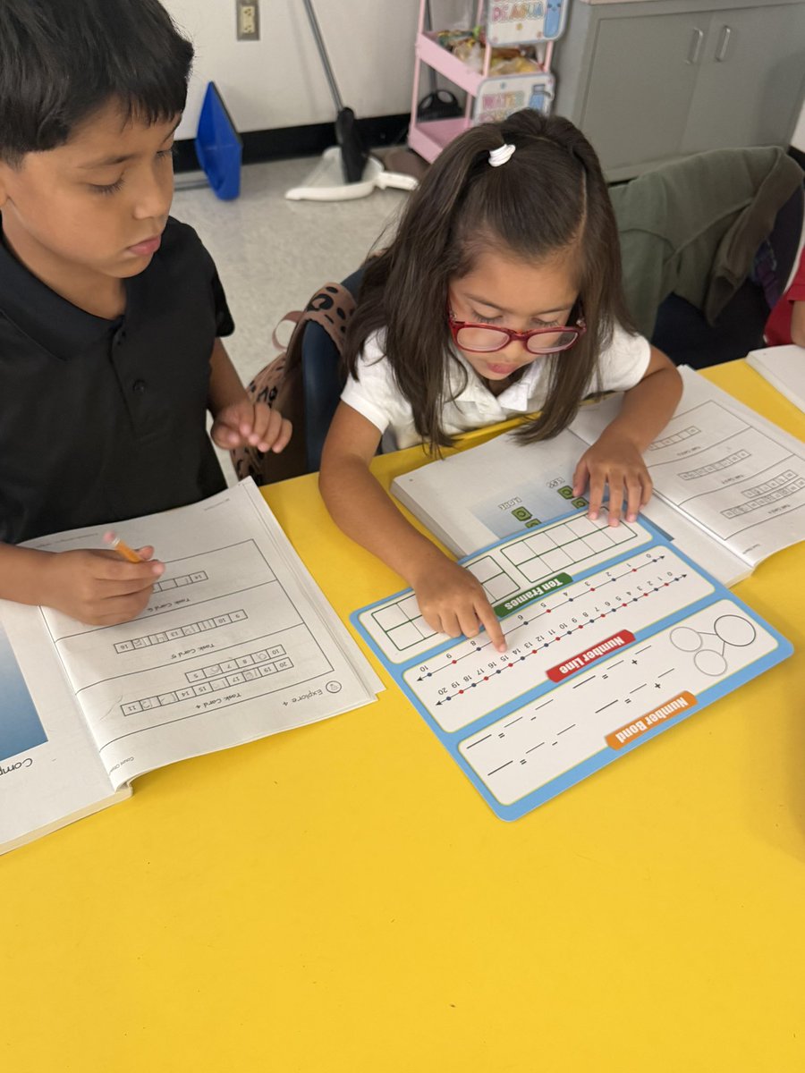 hbarra05's tweet photo. Kinder Dalmatians collaborating and using number lines to count forwards and backwards to 20.π€© #LaunchIntoExcellenceπ @CrystalSalom https://t.co/ZFqMpRz4x9
