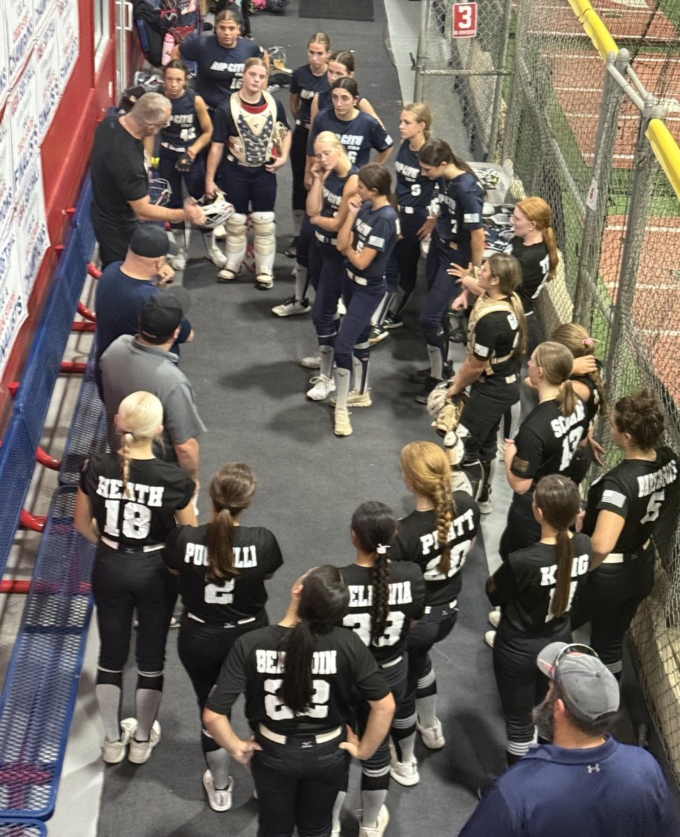 RC18UGold's tweet photo. 2027 season is loading.... https://t.co/fR2Hxmz9rA