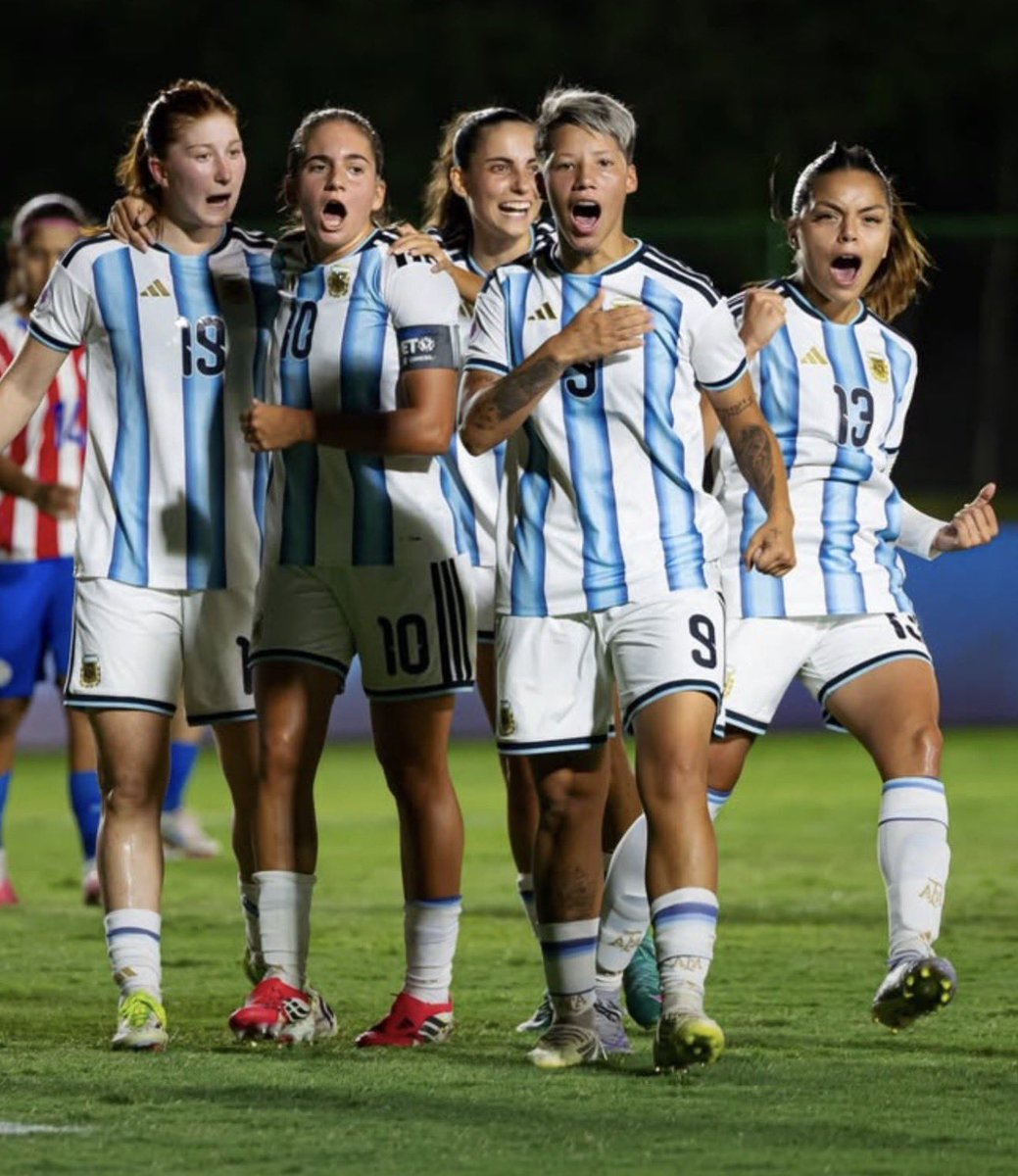 FinoYossen's tweet photo. Empieza otro Mundial. Y hay que bancarlas.

Vamos Las Pibas. 🌸🇦🇷 https://t.co/CjbQGtXGNx