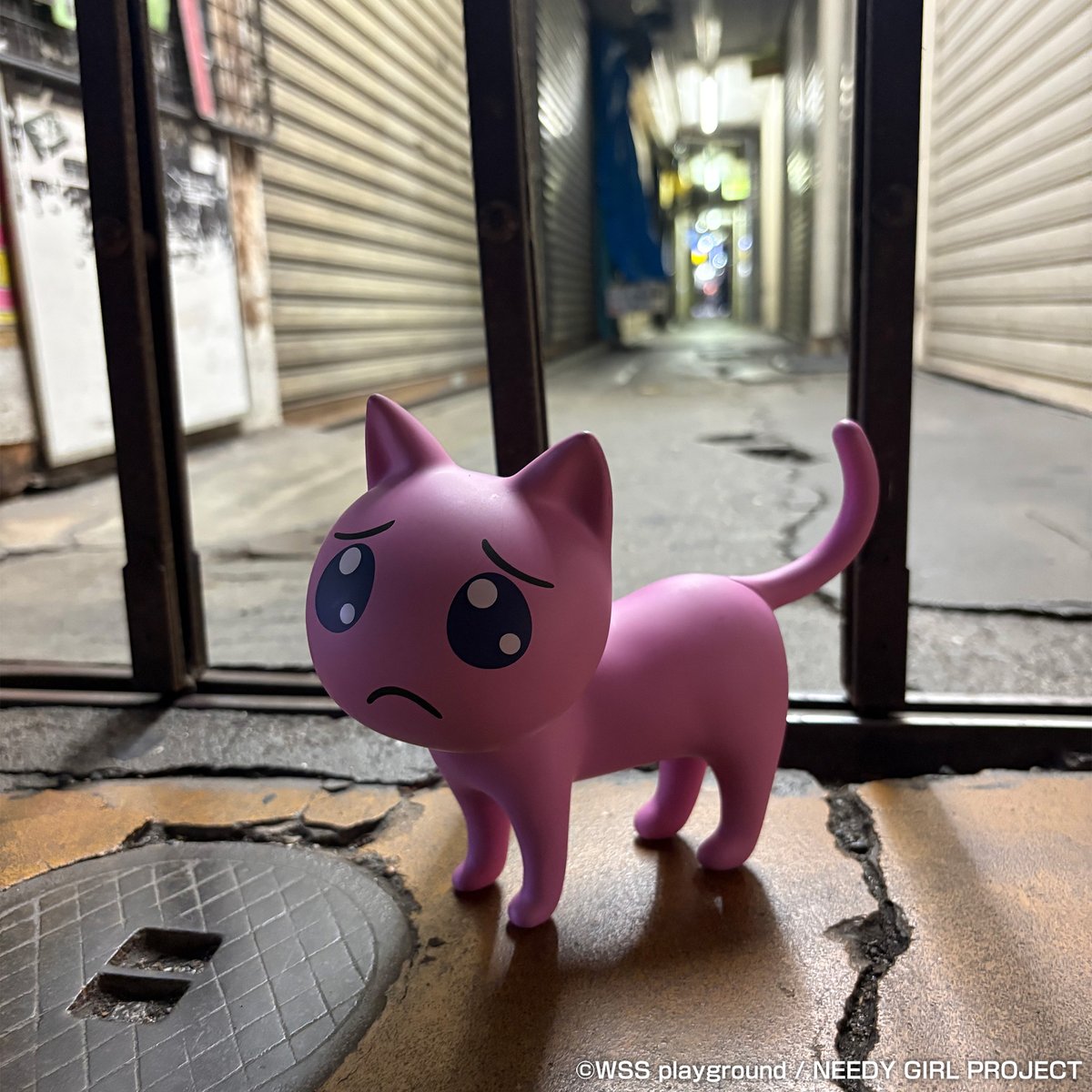medicos_et_02's tweet photo. 【「ぴえん猫」がソフビになってご予約受付中✨】

アニメ「NEEDY GIRL OVERDOSE」
「ぴえん猫」ソフビフィギュア

3,960円(税込)にて！
https://t.co/xAO0Q8v8sg

前から見ても後ろから見ても、シルエットも可愛らしく立体化！
お外に連れ出して、あなただけのぴえん猫との思い出を…✨

お見逃しなく！

#ニディガ