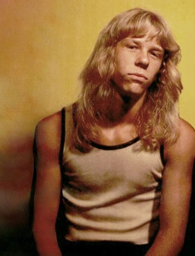 Kuripasdf's tweet photo. @DLCDonut Just say it's James Hetfield's haircut https://t.co/nDGbPavH0z