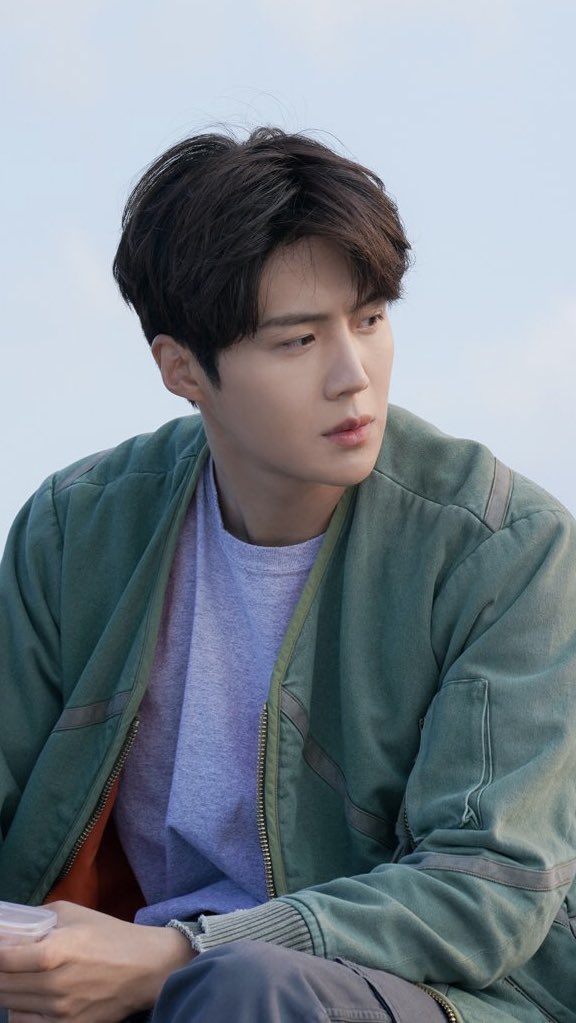 seonho_pics's tweet photo. he's so unreal ❤️‍🔥 #KimSeonHo #김선호 https://t.co/DXkCsswLW9