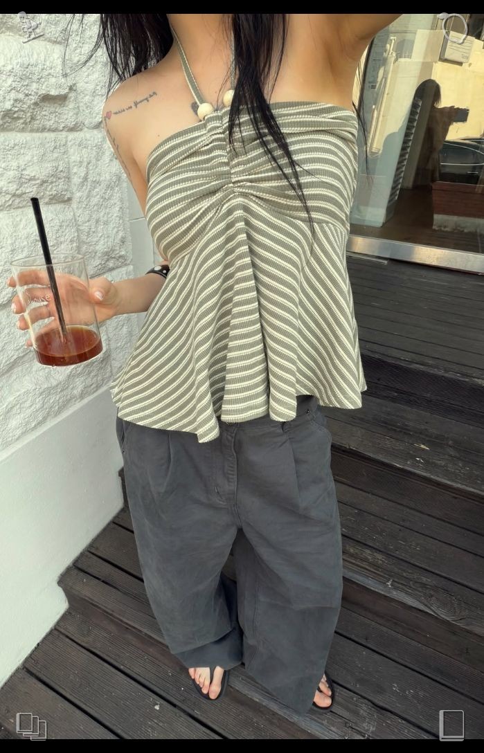 tsutsu_official's tweet photo. ⚡A phone that keeps its charge for ages. There are no quick paths to true mastery. Every respected success is born from solitary, unglamorous effort that the majority are unwilling to put in. https://t.co/4g71SdNDyI