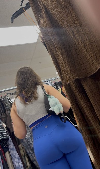 tyishaiwodufren's tweet photo. What a delicious ass #candids #creepshot #candid -> MORE IN BIO📷 https://t.co/MwZq96QvWF