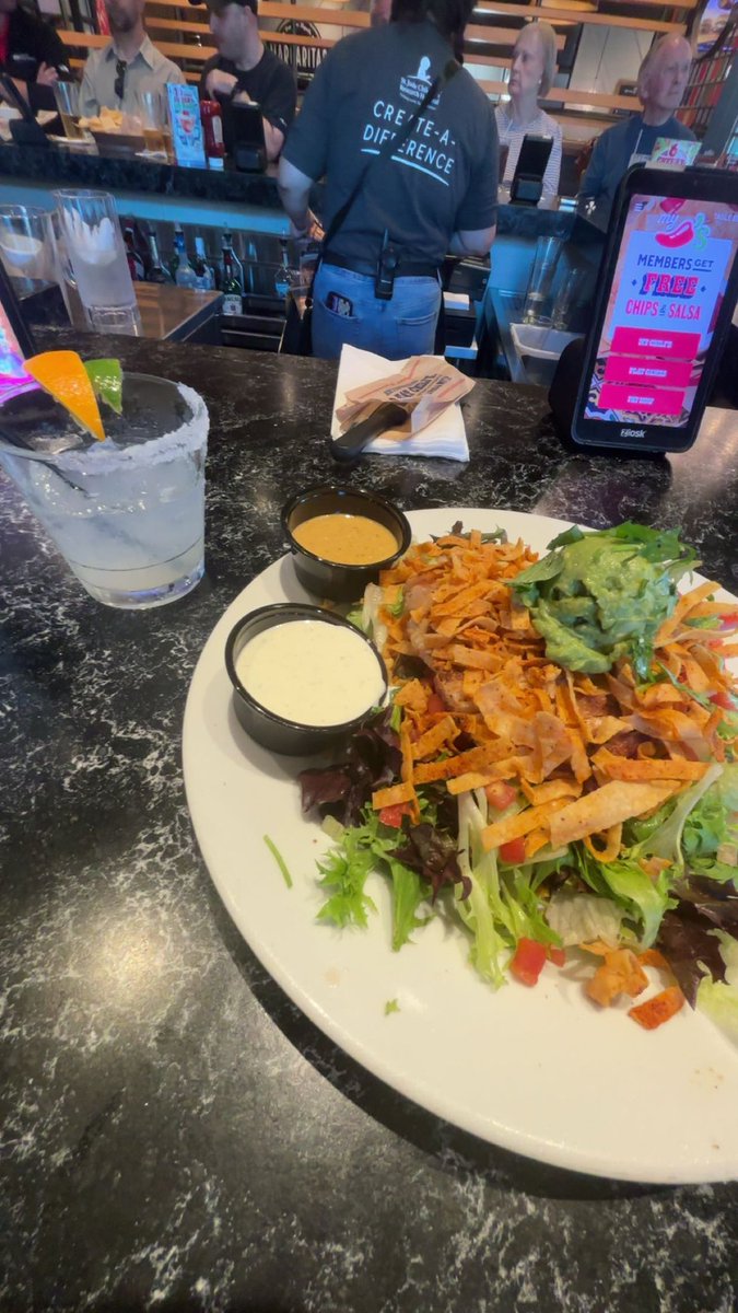 xxGoddeessRoxy's tweet photo. At dinner with one of my piggies cards.🤭
#paypigs #humanatm #goddess #spoiled #slave #owner https://t.co/fNcCejxeGG
