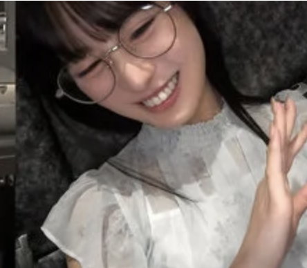 aqq_s's tweet photo. 顔が最高にカワイイメガネっ子が徹底的にバチボコされちゃうのドチャクソㇴけたわwwwwww https://t.co/uC64xDhB8v