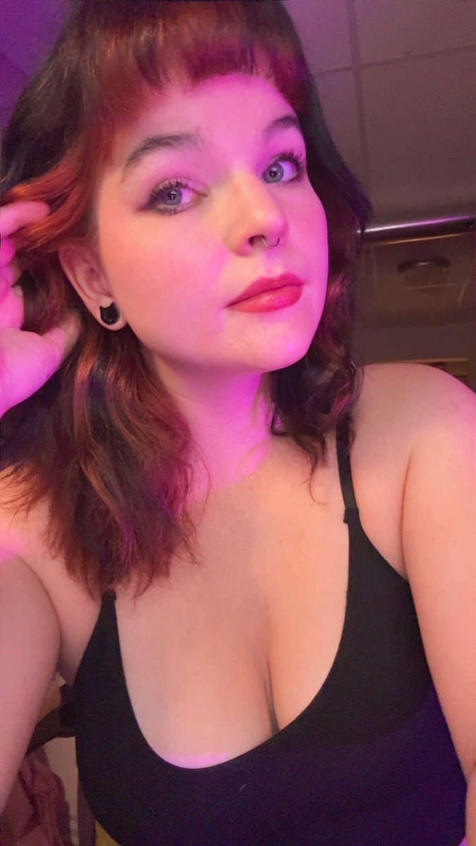 send2rubes's tweet photo. Oh look it’s relapse o’clock (stream 💜🤍) https://t.co/pLEEgJNZjO