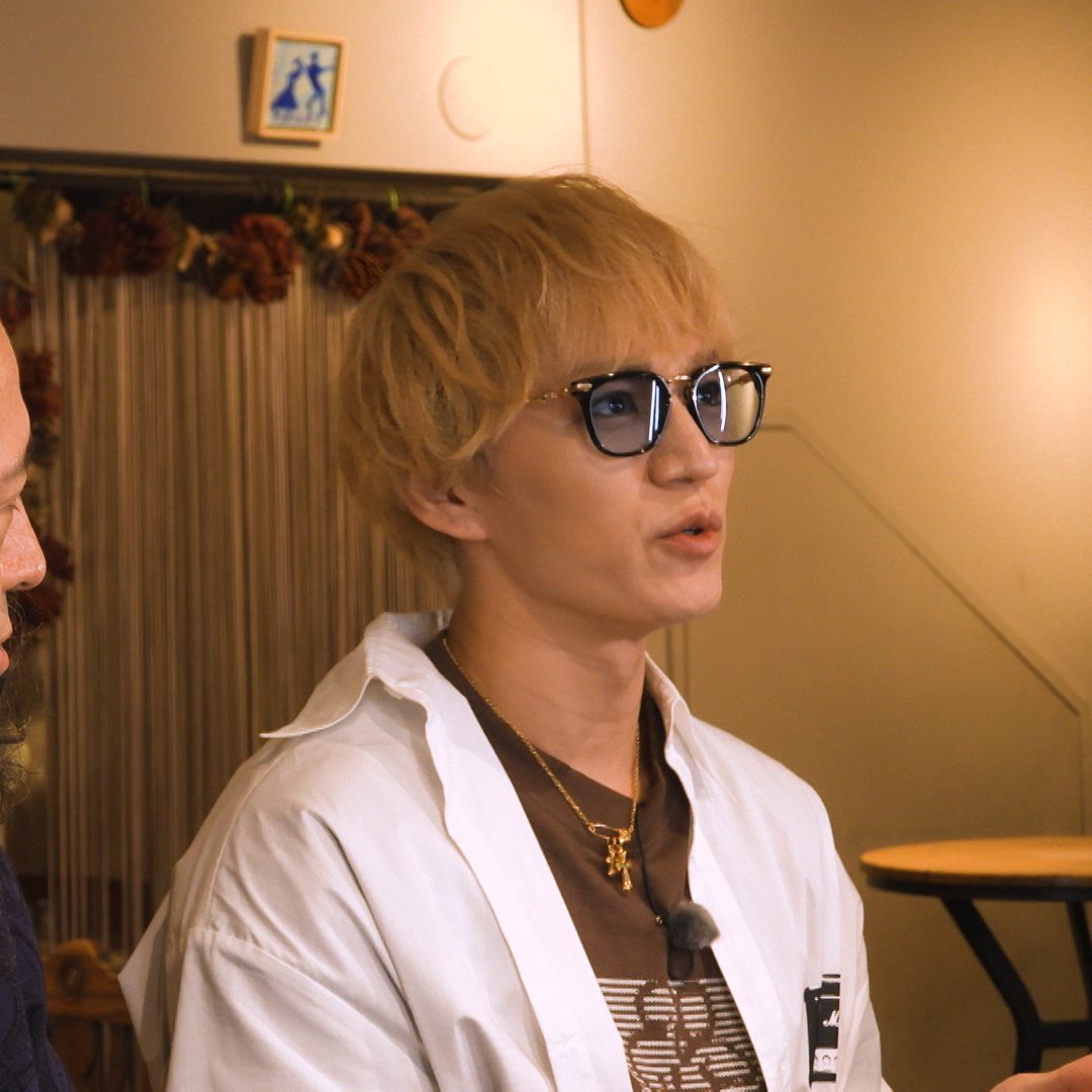 mezamashimedia's tweet photo. 『MUSIC TRACKS』配信＆放送！

又吉直樹さん、吉村崇さんが
アーティストの音楽人生を辿るドライブ旅へ

初回ゲストは、神山智洋（WEST.）さん
思い出の地で明かすルーツと未来とは！？

9月4日（金）21時～FODで配信
10月2日（金）24時45分～（関東ローカル）

▶️https://t.co/R6pnIaGoUK https://t.co/ampSRiZznY