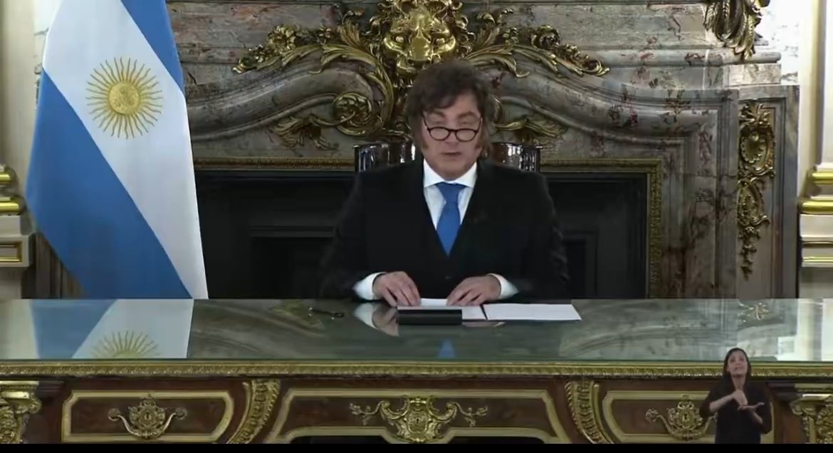 TugoNews's tweet photo. Las malvinas son *da vuelta la hoja* Argentinas https://t.co/8qqdxu6ezl