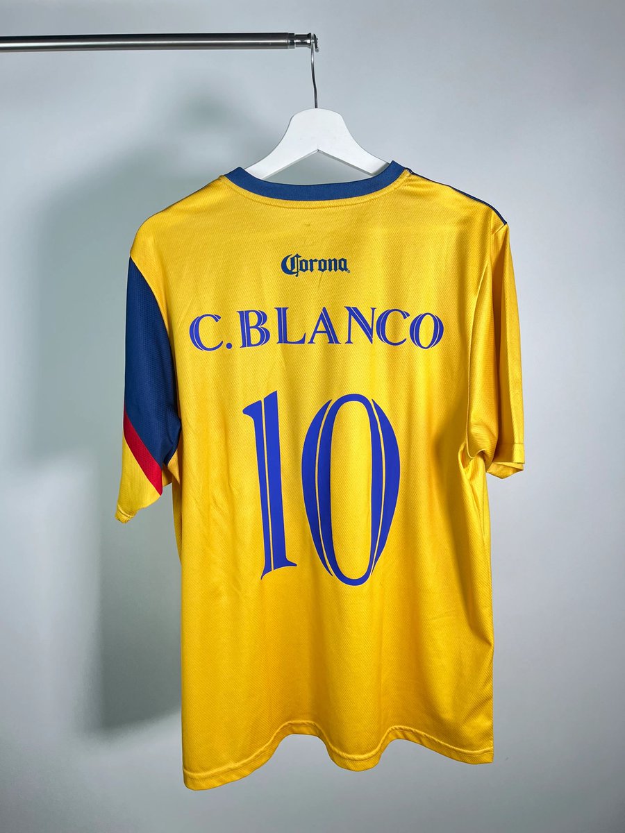 JessEspitia27's tweet photo. —Oye amor, ¿y esta playera que está colgada en el cuarto?

—Ah, es de mi amigo gay

La puta playera: https://t.co/j5T5mX1e5W
