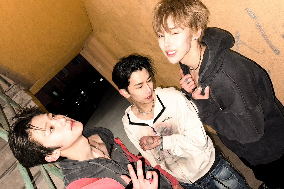 wayfboys tweet picture