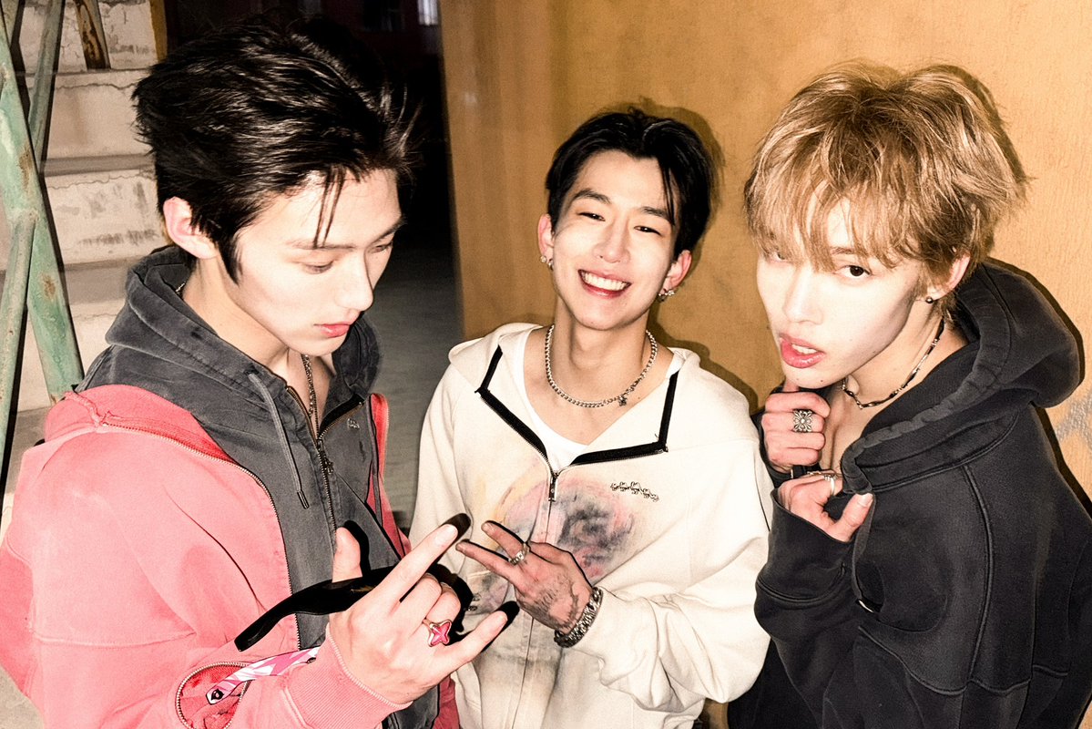 wayfboys tweet picture