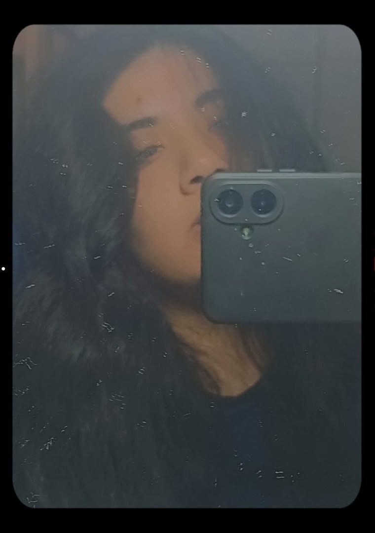estefy_choves's tweet photo. #NuevaFotoDePerfil 🫦👄 
 🥃🚬 https://t.co/S3UPtGz2gK