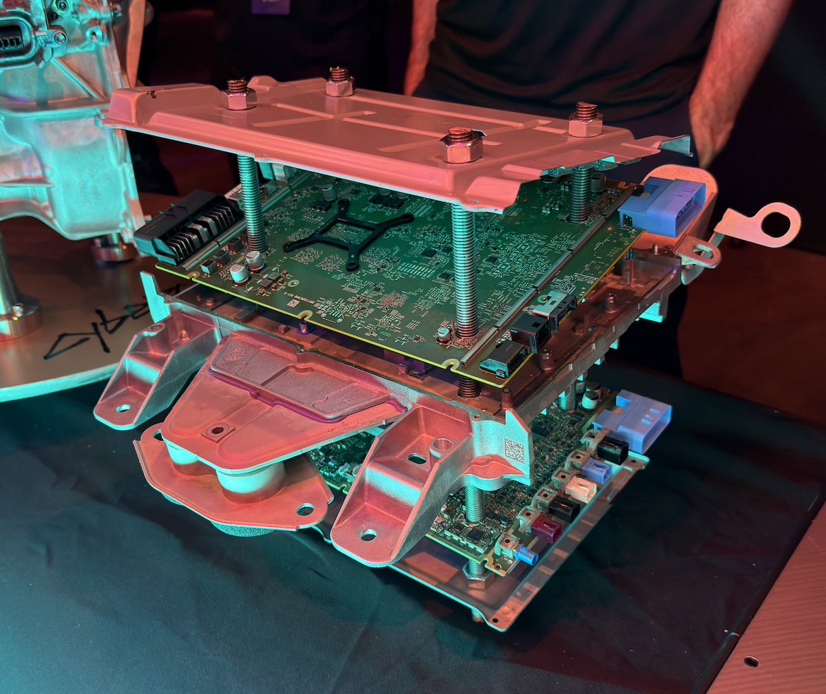 SawyerMerritt's tweet photo. This is the Cybercab's hardware computer. https://t.co/hbFCLTj113