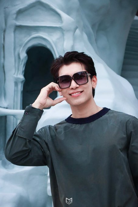 TilltheMoonand2's tweet photo. ดีใจที่เห็นทุกคนมีความสุขไปกับมิว
MEW EXCLUSIVE FM IN MACAU
#MewSuppasitFanMeet2026
#legend_th @th_hashtag #MorpheusMacauxMew
#CityOfDreamsMacau #HouseOfDancingWater
@MSuppasit #MewSuppasit #มิวศุภศิษฎ์ https://t.co/tDxjarSXDN