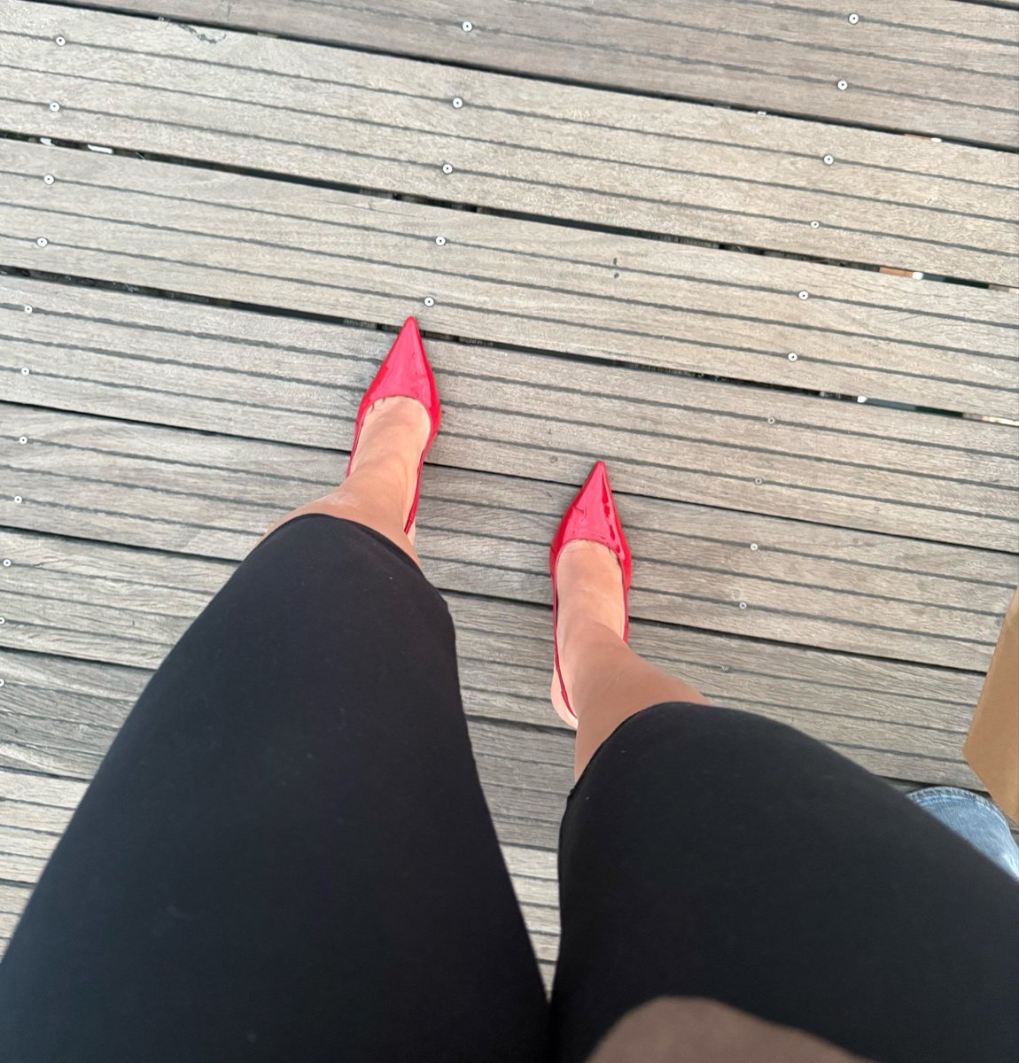 TaliaSoleMate's tweet photo. Red heels are so sexy https://t.co/mthNf5hira