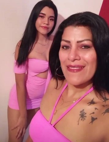 yoyo_Rdzz18's tweet photo. video louco de uma mae real chupando a buceta da propria filha Acesse o incesto real ⬇️ #incesto #prima #incest #pintoawards #pintosawards #bundasawards https://t.co/74zJYbWcNB