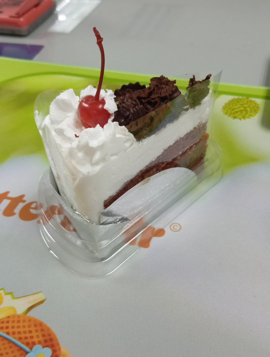 9nnSmile's tweet photo. HAPPY BIRTHDAY นะค้าบลูกเขย
HAPPY 26 YEARS TO TUTOR
#26OrbitsWithTutorKRP
@TutorKrp #TutorKrp https://t.co/vo2fIq7D7L