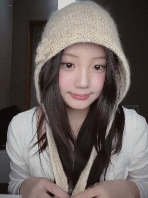 hee_buni tweet picture