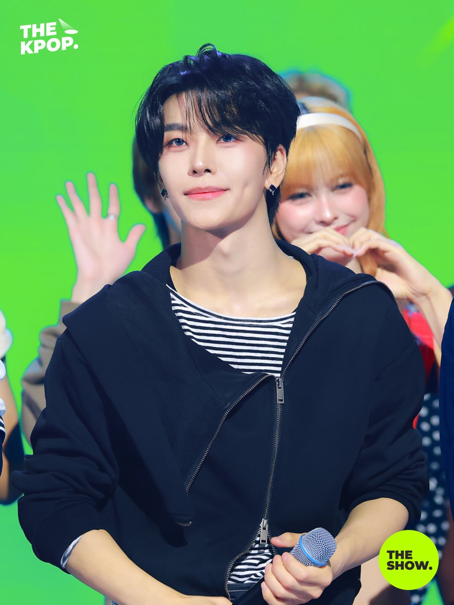 THEKPOP's tweet photo. [BEHIND PHOTO] THE SHOW. Ep.398 THE SHOW CHOICE #ALPHADRIVEONE #ALD1 #알파드라이브원 #THESHOW #THEKPOP https://t.co/PKBuE9DueY
