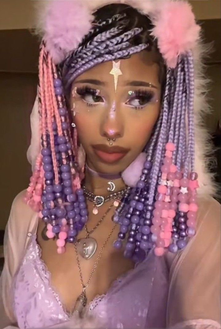 barkgrl's tweet photo. ill never forgive the black community for tryna put a age limit on beads, it’s literally one of the most beautiful forms of black alternative fashion https://t.co/qKkenJmOpk