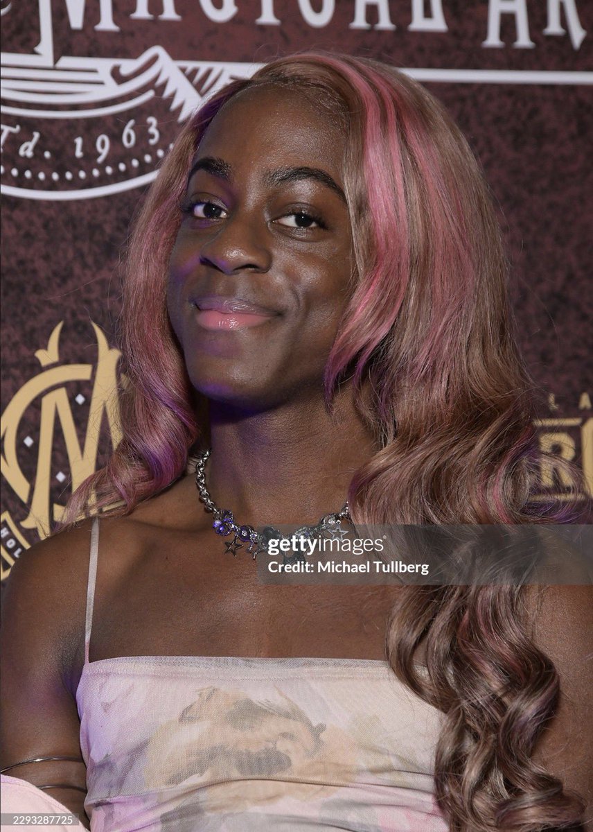 arieladryan_'s tweet photo. @erictooskinnyy i kinda see it lmaoo https://t.co/w52shA5e0p