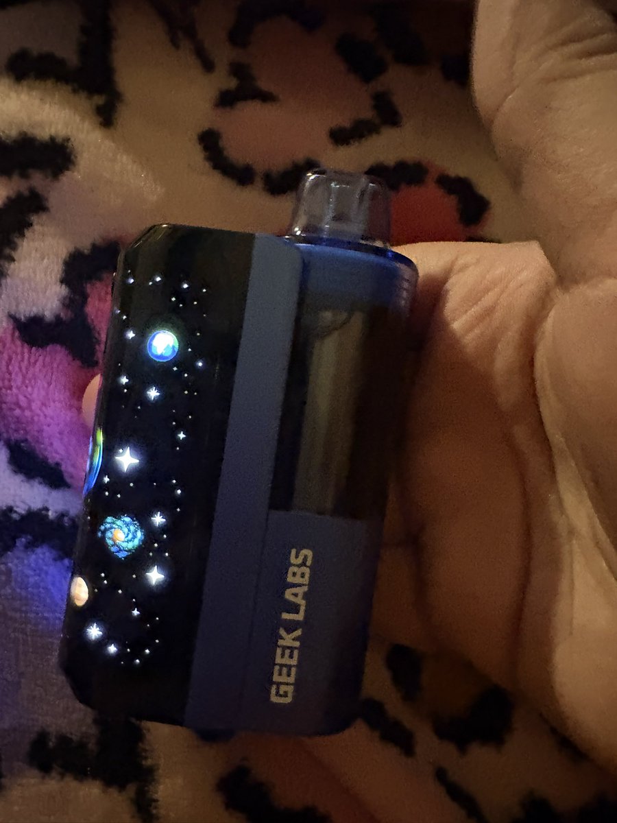 EllieBugLadyBug's tweet photo. @kittydevilx My local vape store https://t.co/kl4In6gQW8