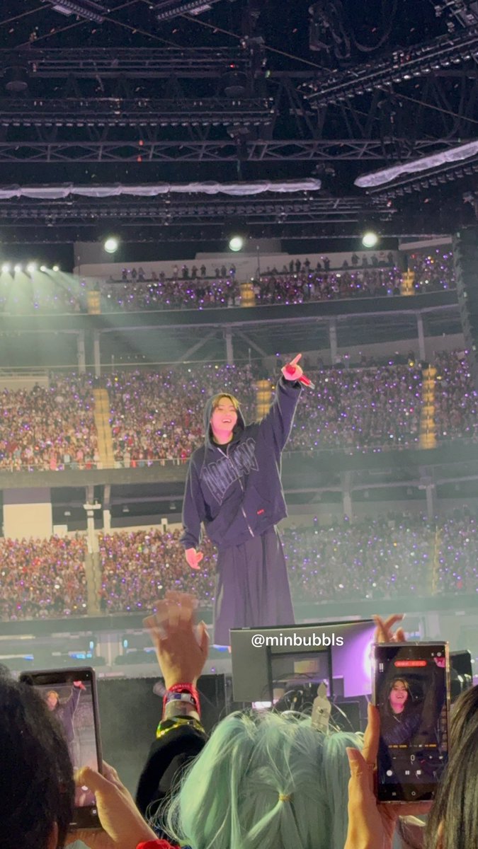 minbubbls's tweet photo. this was from la day 1, tae looked so happy 😭😭😭 https://t.co/Tdp6Dt03qF