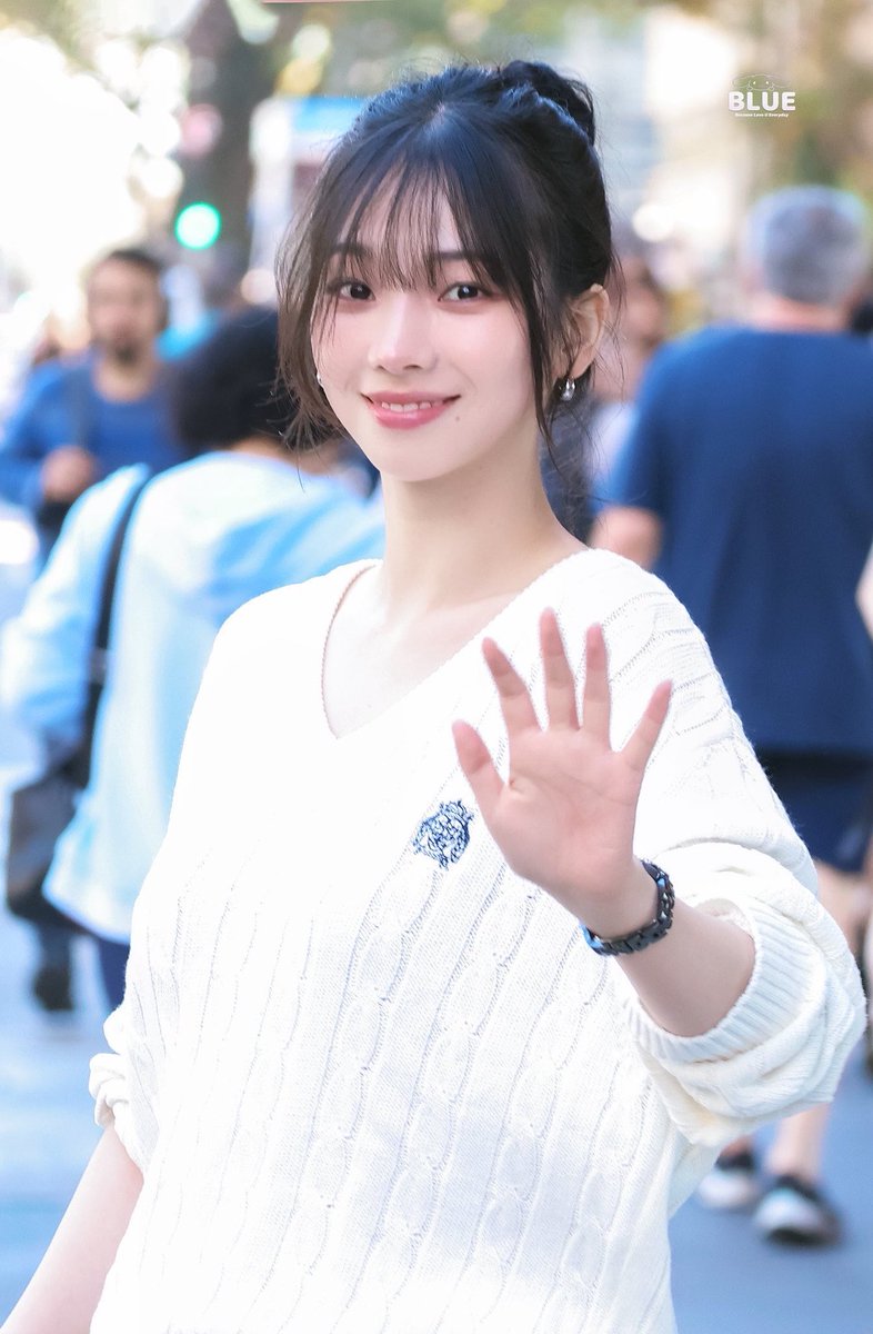 cosdotmedia's tweet photo. Kok bisa ya ketemu Karina di tempat random 🥹😭 https://t.co/y3BuCjUzhv