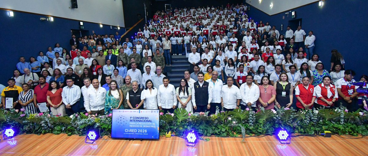 Punto4T's tweet photo. 🏆 La UJAT recibió el Premio Estatal por la Reducción de Riesgos de Desastres 2026, en la categoría Educación para la resiliencia, por su aporte a una sociedad más preparada ante emergencias.

El reconocimiento fue entregado al rector Guillermo Narváez Osorio por el gobernador Javier May Rodríguez.

#UJAT #Tabasco #Resiliencia #ProtecciónCivil #JavierMay #CIRED2026 #PrevenciónDeDesastres