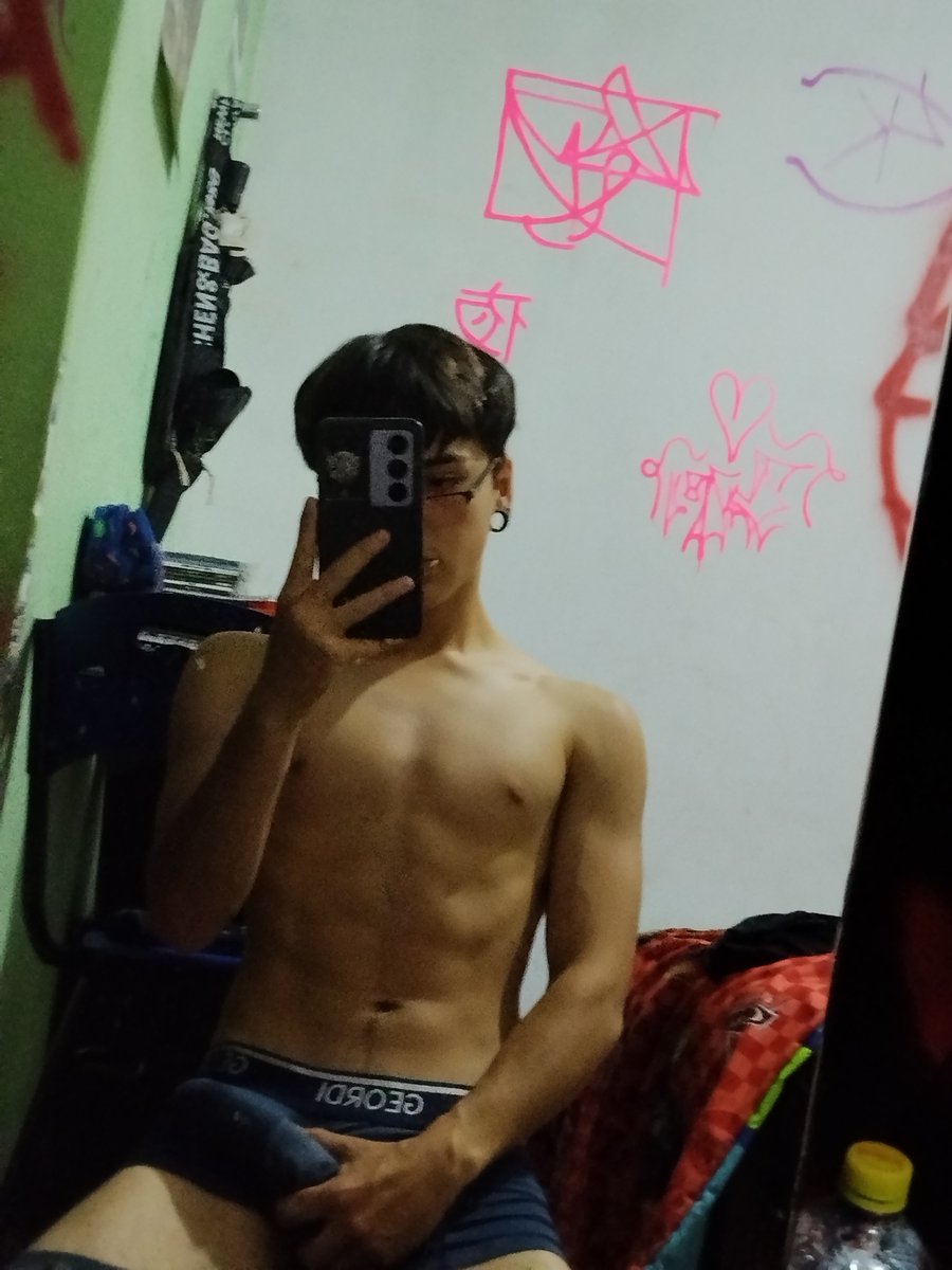 Alex7ph13's tweet photo. @Miko_CherieVT ¿En serio? 😔 https://t.co/LwJi2We3g1