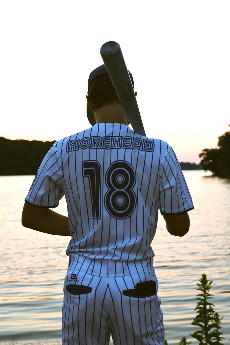 Berringer_2030's tweet photo. Late night hitting session tonight💪
Didn't get any footage,
Worked on using my lower half to generate power and to hit the ball to opposite feild⚾️💪
#working https://t.co/CbGgoMhbZU