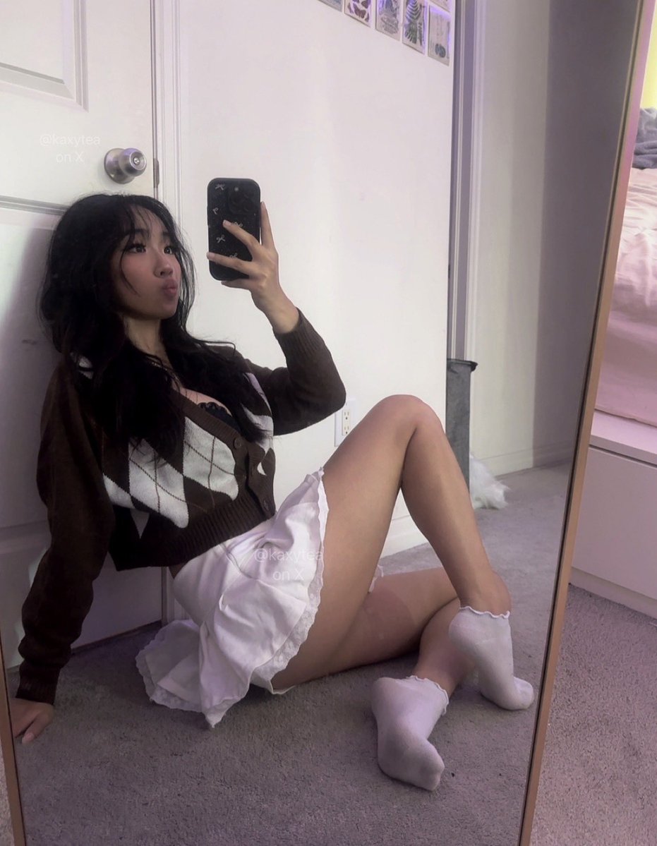 kaxytea's tweet photo. ur mine forever https://t.co/vvWRKkbfsp