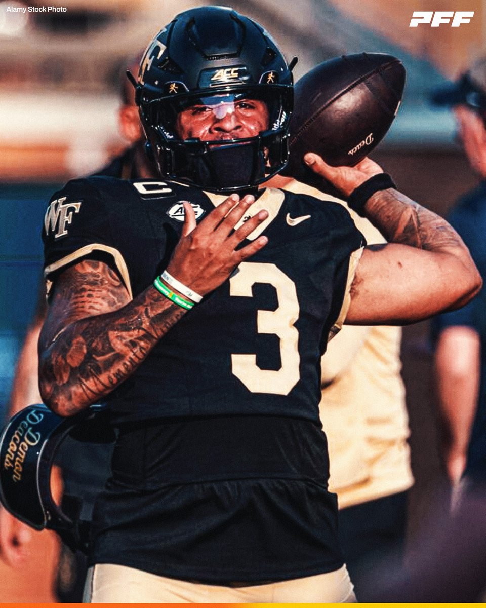 PFF_College's tweet photo. Wake Forest QB Gio Lopez | Week 1 vs Akron:

🎩 21/32
🎩 389 Total YDS
🎩 3 TDS
🎩 0 INTS

@WakeFB https://t.co/LRLwCh6kZ5