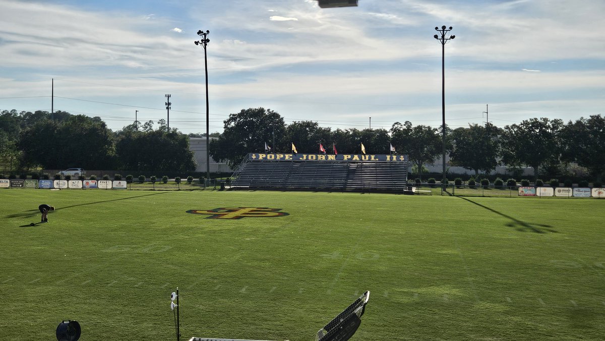 nolakinkaid's tweet photo. Final score alert

@PJPIIHighSchool 62
Thomas Jefferson 7

@JosephHalm 
#openingweekoffootball
@WSLARadio https://t.co/Wtvu41ozBr