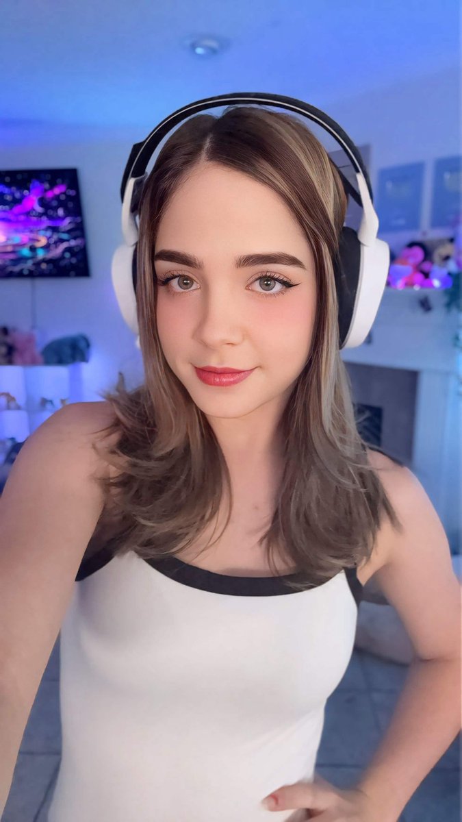 Rene181514's tweet photo. Espero que pases una bonita noche se le quiere mucho tan bella como siempre @staryuukiii 😴😴 https://t.co/4JAELNkJEA