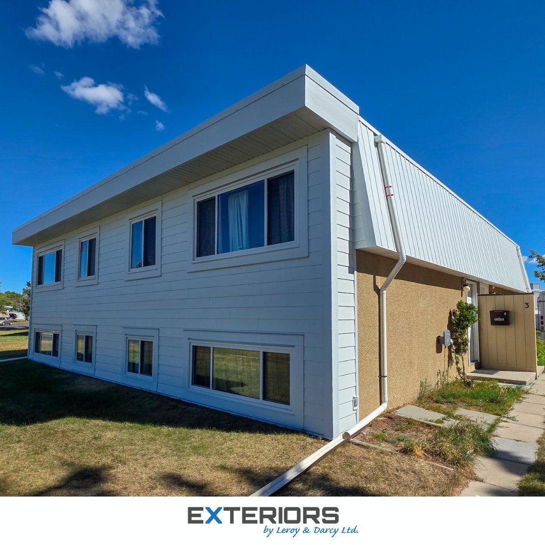 Exteriorsld's tweet photo. Fresh new look for this 4-plex in Lethbridge! 🏠✨
​We replaced the outdated stucco &amp; old vertical siding with a clean, modern exterior overhaul that completely boosts curb appeal. 🛠️
​Get a free quote today!
https://t.co/f92hRIsQUe
(403) 327-9113
​#YQL #Lethbridge #Exteriors https://t.co/YoIZxWN5wj